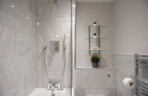 Beautiful, Spacious 1 bed flat - Foto 16