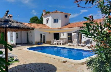 Villa voor 8 personen met zwembad - Foto 1