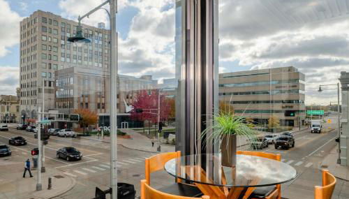 Penthouse City Overlook 2BR Apartment - free parking - Foto 3