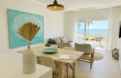 Seafront Apartment in Quarteira - Foto 1
