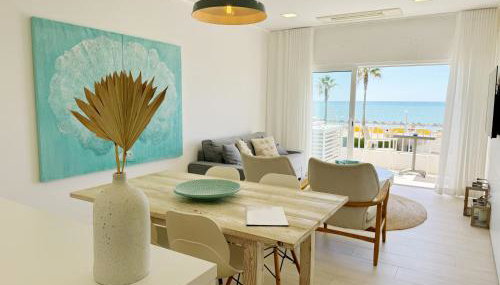 Seafront Apartment in Quarteira - Foto 1