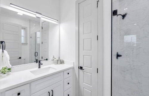 Charming Fire Pit Stay Mid-City Festive Season - Foto 30