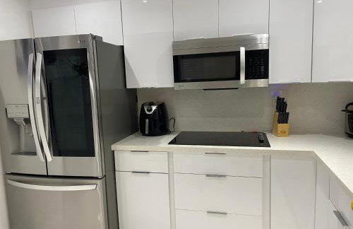 Beautiful House 7 min from Miami Airport w FREE parking - Photo 60