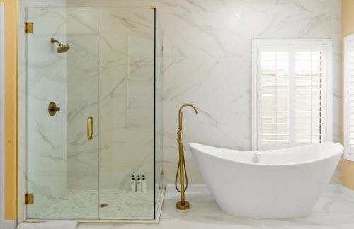 Lazy River Luxe 6 BR Sleeps 16 Pickleball Hot Tub - Foto 28