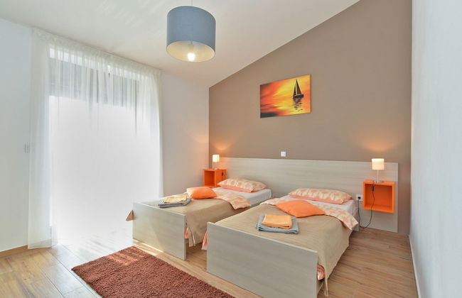 House 1384 - Photo 16