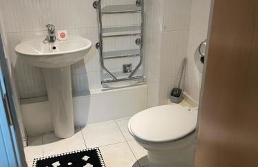 2 bedroom apartment near Wolverhampton train station - Foto 13