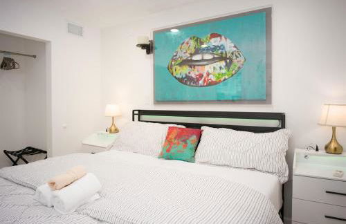 Big gated yard, Work play room, King bed - Foto 1