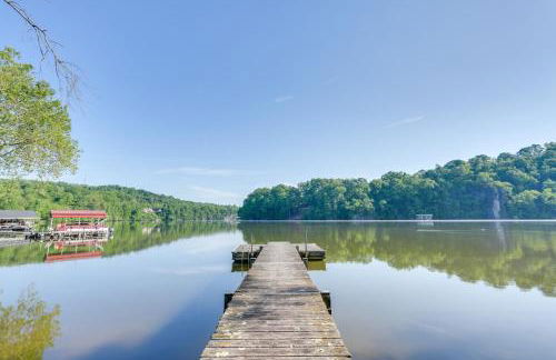 Lakefront Kingsport Home with Private Hot Tub! - Foto 1