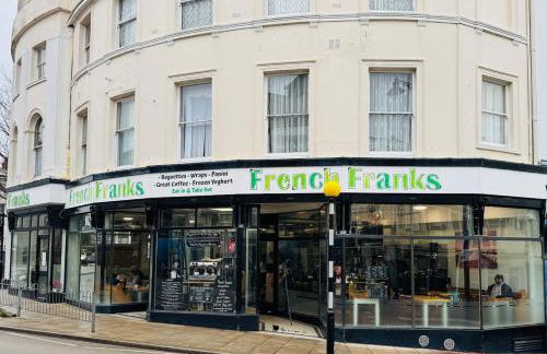 NEW Central Ryde Retreat, Melville Duplex, short walk to Beach Sleeps 6 - Foto 29