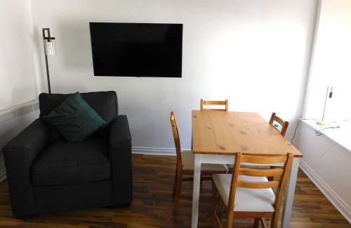 No 1 - 2 bedroom apartment in Lanark Town Centre - Photo 4