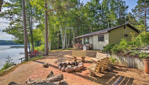 Lakefront Cabin with Private Dock and Beach! - Foto 1
