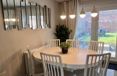 Ultra Modern large 4 bed executive home Durham - Photo 56