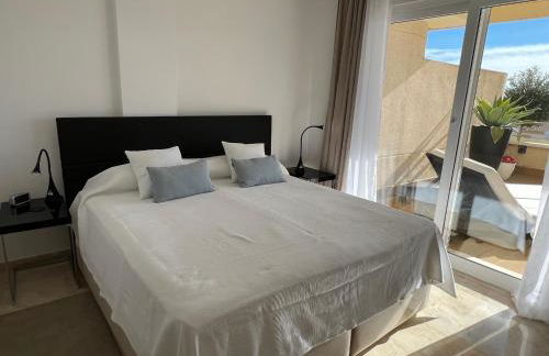 Precioso apartamento con piscina, vistas a mar - Foto 13