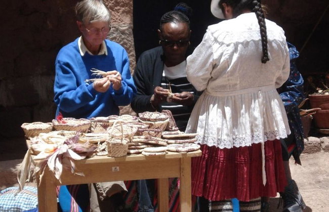 Cours de création de chapeaux andins avec des artisans locaux à Maras - Photo 4