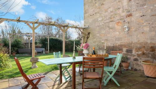 Eskbank Terrace Spacious House - Photo 5, Garden, Garden view