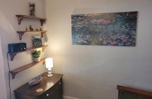 The Lily Pad on Benzie Blvd - Super Cute! - Foto 36