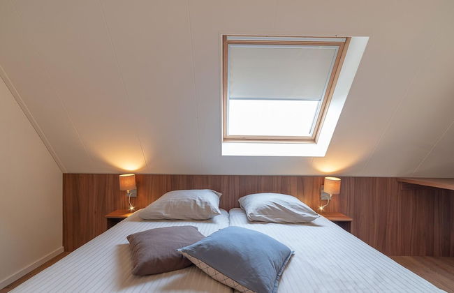 Holiday Home in Colijnsplaat by the Lake - Photo 3