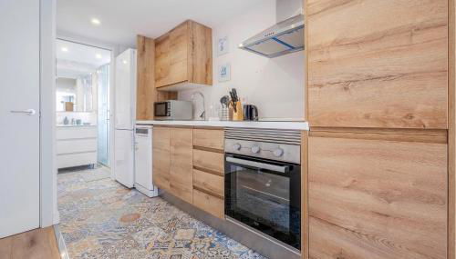 Amazing Apartment In Sant Pere De Ribes - Photo 5