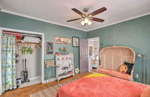 Stylish Woodfin Home with Backyard and Fire Pit - Foto 21