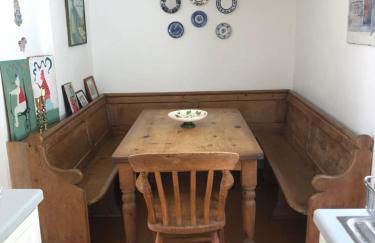 Tremanhire Cottage - Photo 3