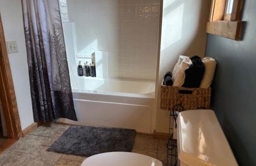 Charming Cabin with Incredible Mountain Views - Foto 20