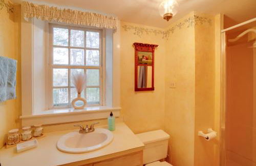 Historic New Lebanon Hideaway on 33 Private Acres! - Foto 29