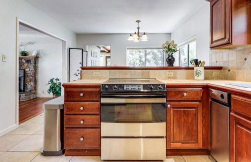 Dock, Slip and Launch Waterfront Home on Clear Lake - Foto 11