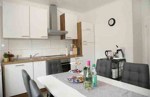 Wunderschöne und moderne Ferienwohnung mit Garten - Photo 12