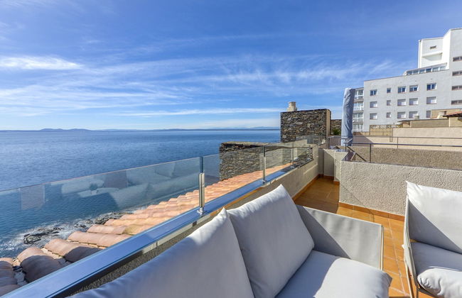 Apartment in Roses Near Rock Beach - Photo 16