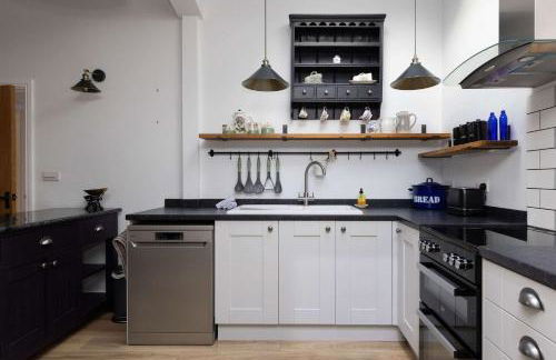 House & Annexe Sleeps 18 Heated Pool - Photo 62