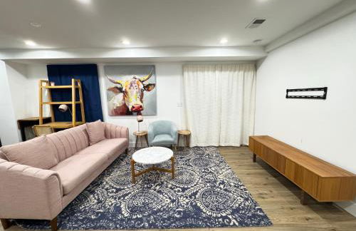 Stylish Cozy 2BR Apartment in DC - Photo 14