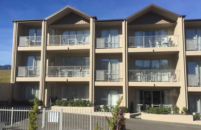 Clear Ridge Apartments - Photo 2