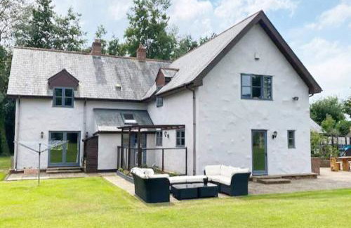 5-Bed Home - Sleeps 12 Pool Garden & Play Area - Foto 37