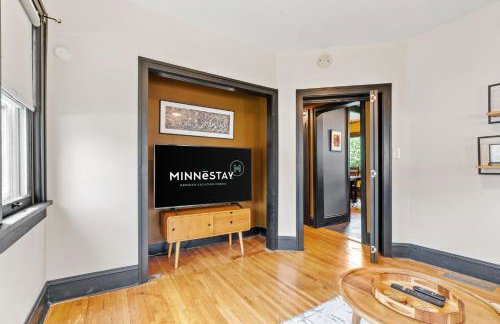 Lowry Parlour - Photo 20