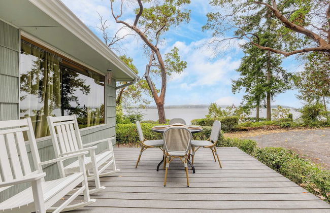 Cove Cottage by Avantstay Waterfront Views + Spa - Photo 26