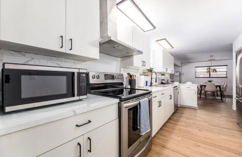 Heated Pool, Game Room & 4Bdrm - Bay Bungalow - Foto 25