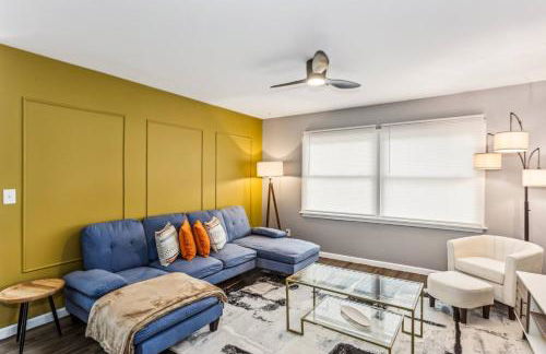 King, Gazebo & Private HotTub~ WestWichita - Photo 13