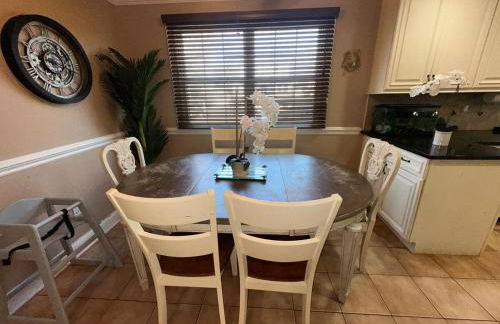 Selfie Walls l Spacious l Family Friendly l Near Beach - Foto 10