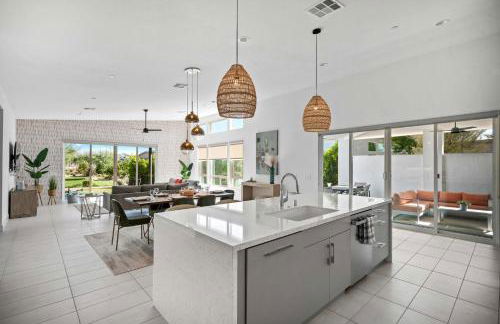 1 mi from Tennis Garden - Corn hole - Pool Access - Foto 11