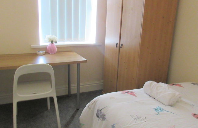 Spacious Apartment Heaton - Photo 6