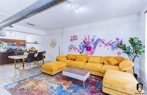 The Stallion #209 - Walk to Museums, Luxe Loft with free gated & covered parking - Foto 2