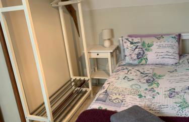 Countryside Retreat in Brittany 2 Bedrooms Sleeps 4 Pet Friendly Heated Swimming Pool Free Wifi - Foto 19