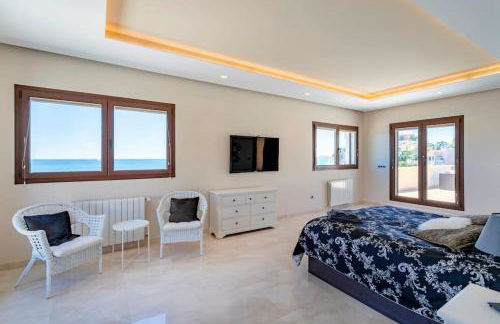 Villa Irene, Large First Line Villa wíth amazing sea- and coast views and large private swimming pool! - Photo 37
