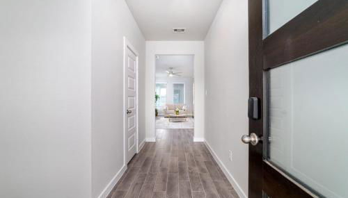 Modern and Spacious 4BR Home in Rosenberg, TX - Foto 2, Lobby or reception