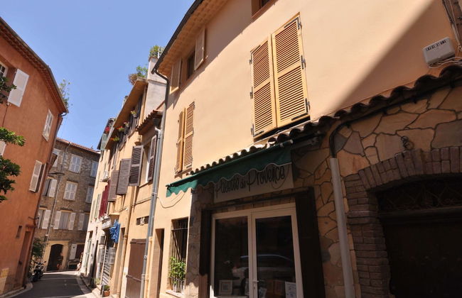 Picasso Apartments - Photo 24