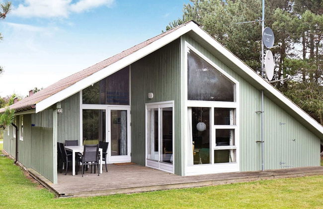 Comfortable Holiday Home in Dannemare with Hot Tub - Photo 1