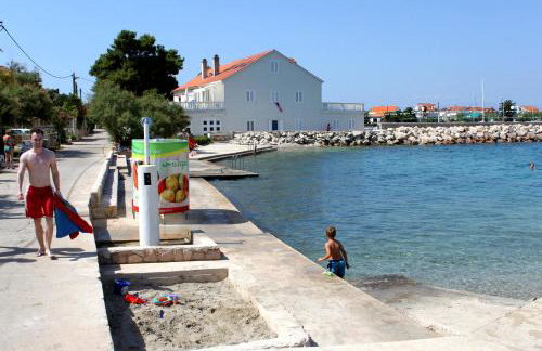 Apartments by the sea Poljana, Ugljan - 8419 - Foto 4