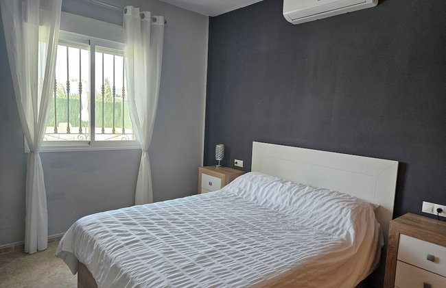 Villa - Sleeps 4 - Pool - Patio - Parking - Photo 8