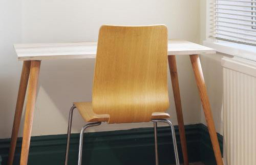 Home from Home 4 Bed - Ideal for Workers & Great for Groups, FREE Parking, Spacious, Pet Friendly Netflix - Foto 23