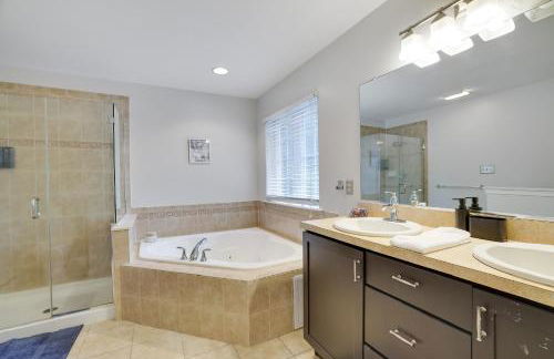 Poconos Retreat Hot Tub, Pool, Theater EV chrg & more - Foto 43